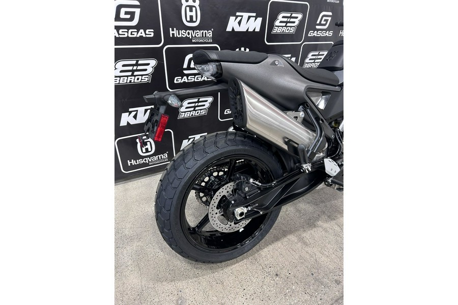 2025 Husqvarna Motorcycles Svartpilen 801