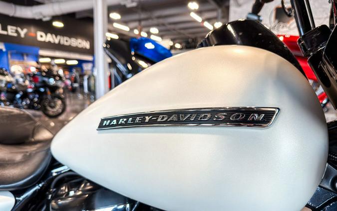 2018 Harley-Davidson FLHXS - Street Glide Special