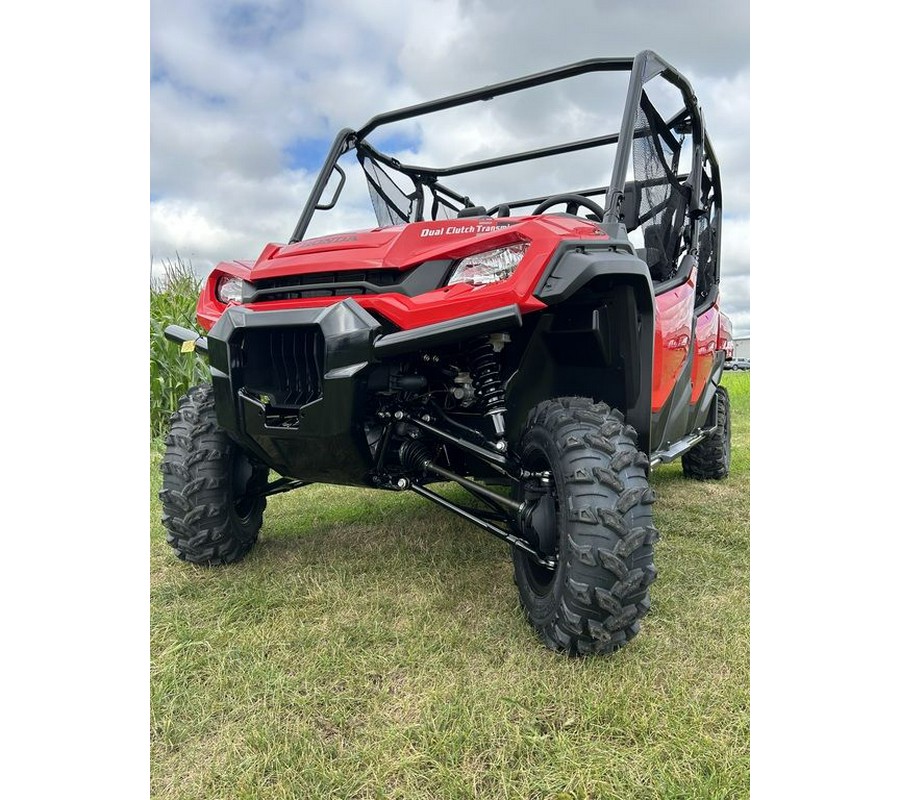 2023 Honda® Pioneer 1000-6 Deluxe Crew