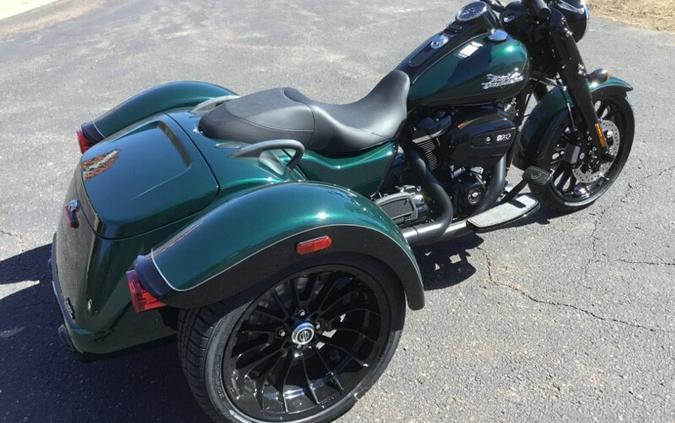 2024 Harley-Davidson® Freewheeler® Alpine Green / Vivid Black