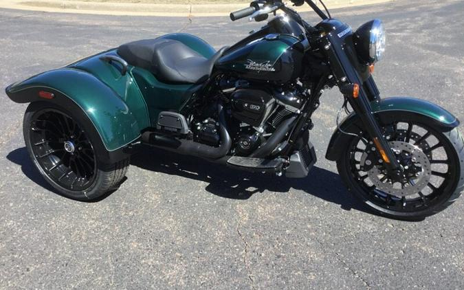 2024 Harley-Davidson® Freewheeler® Alpine Green / Vivid Black