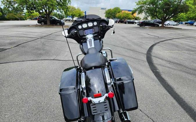 2020 Harley-Davidson Street Glide® Base