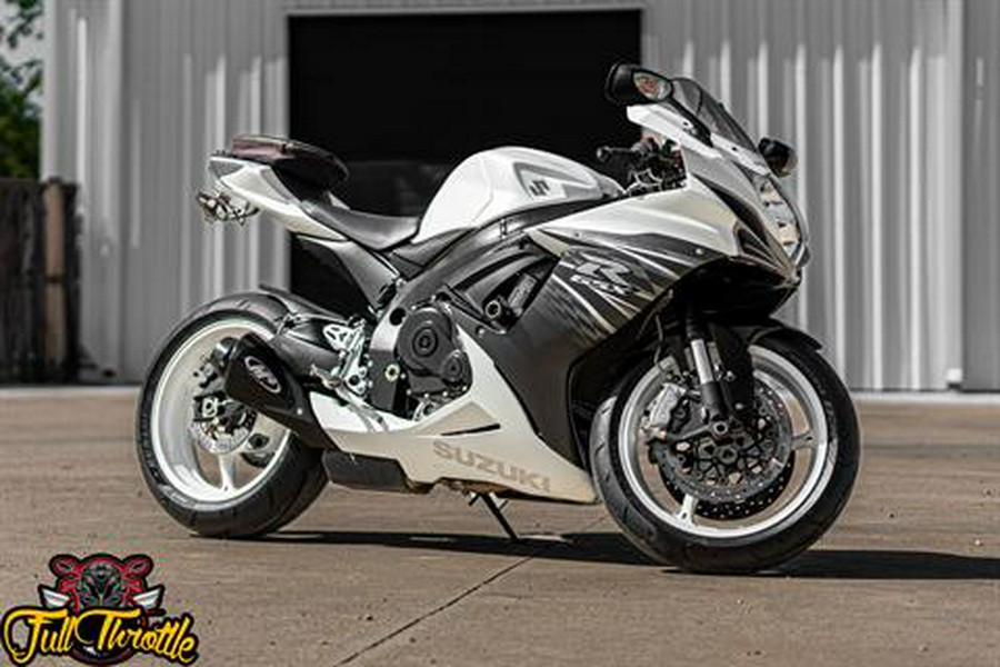 2011 Suzuki GSX-R600™