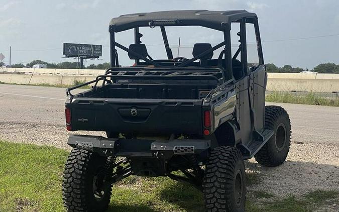 2023 Can-Am® Defender MAX Lone Star HD10