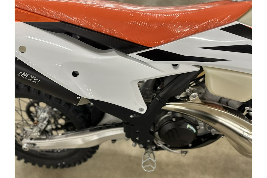 2025 KTM XC 300