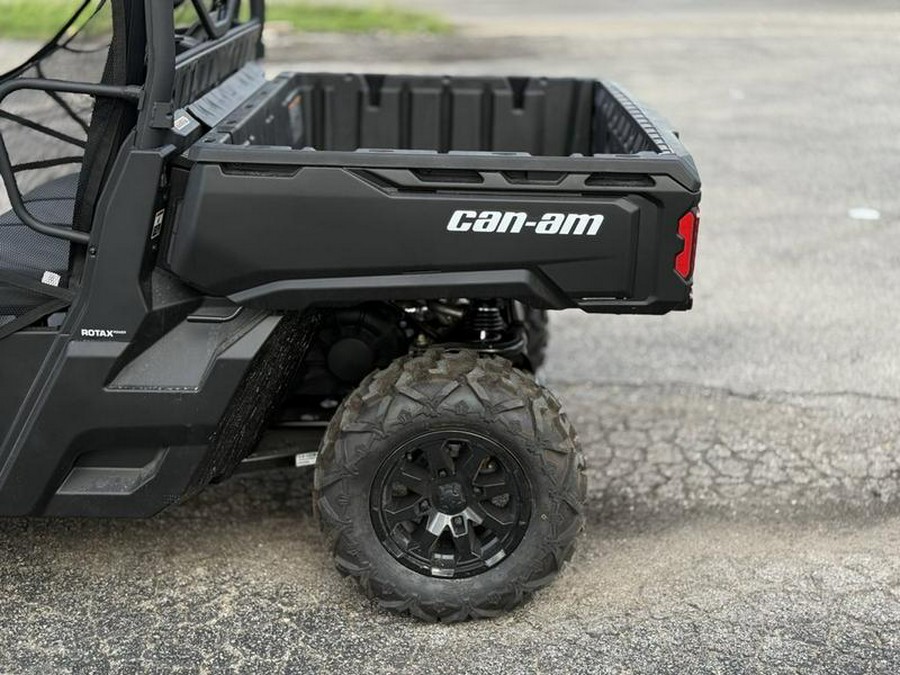 2025 Can-Am® Defender DPS HD7 Compass Green