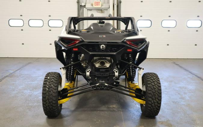 2024 Can-Am® Maverick R 999T DCT