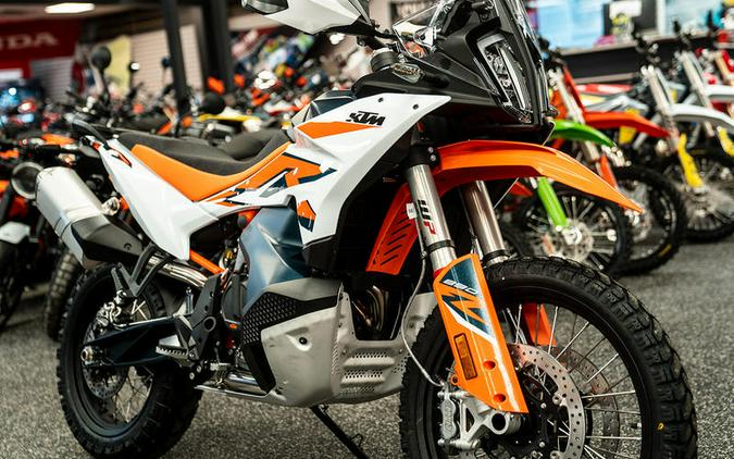 2023 KTM 890 Adventure R First Look [7 Fast Facts + 16 Photos]