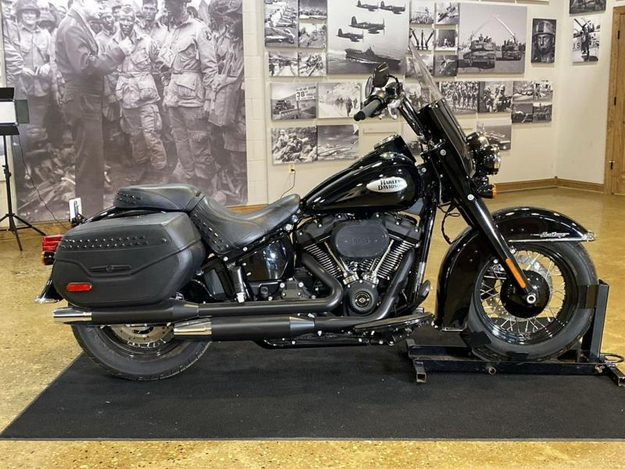 2022 Harley-Davidson® FLHCS - Heritage Classic 114