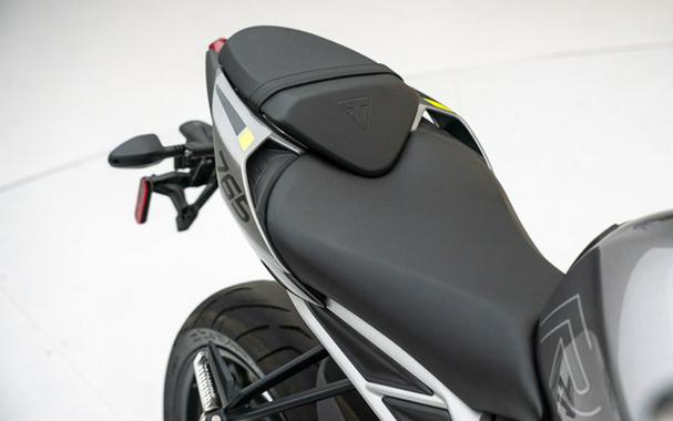 2024 Triumph Street Triple 765 R Silver Ice