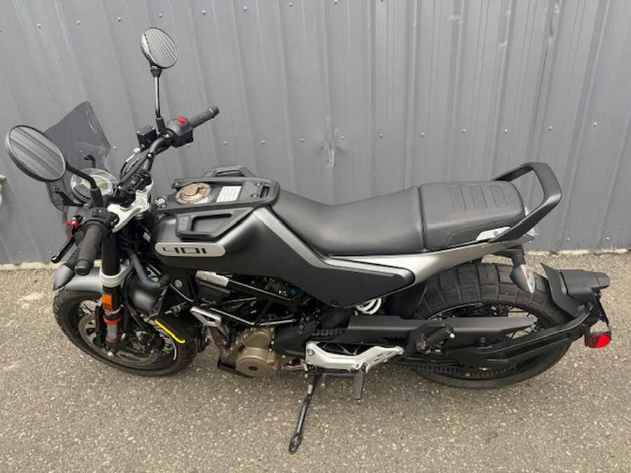 2020 Husqvarna SVARTPILEN 401