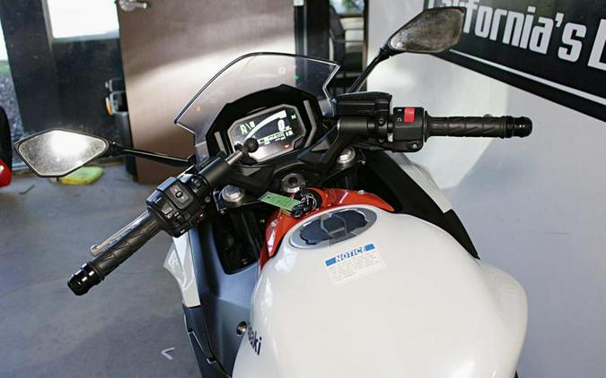 2023 Kawasaki Ninja® 650 Pearl Robotic White/Metallic Matte Graystone