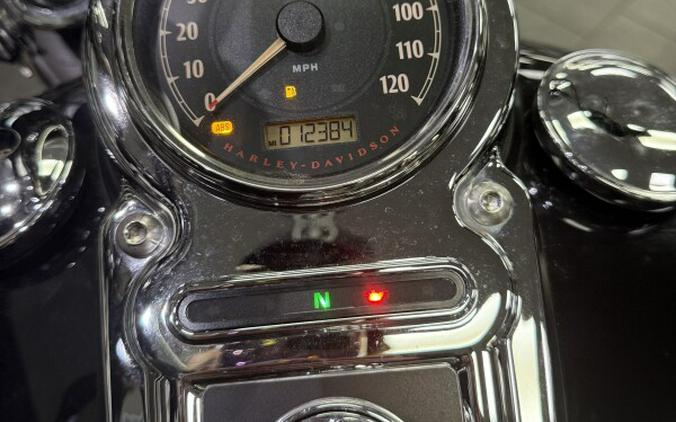 2015 Harley-Davidson Switchback Vivid Black FLD