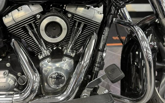 2015 Harley-Davidson Switchback Vivid Black FLD