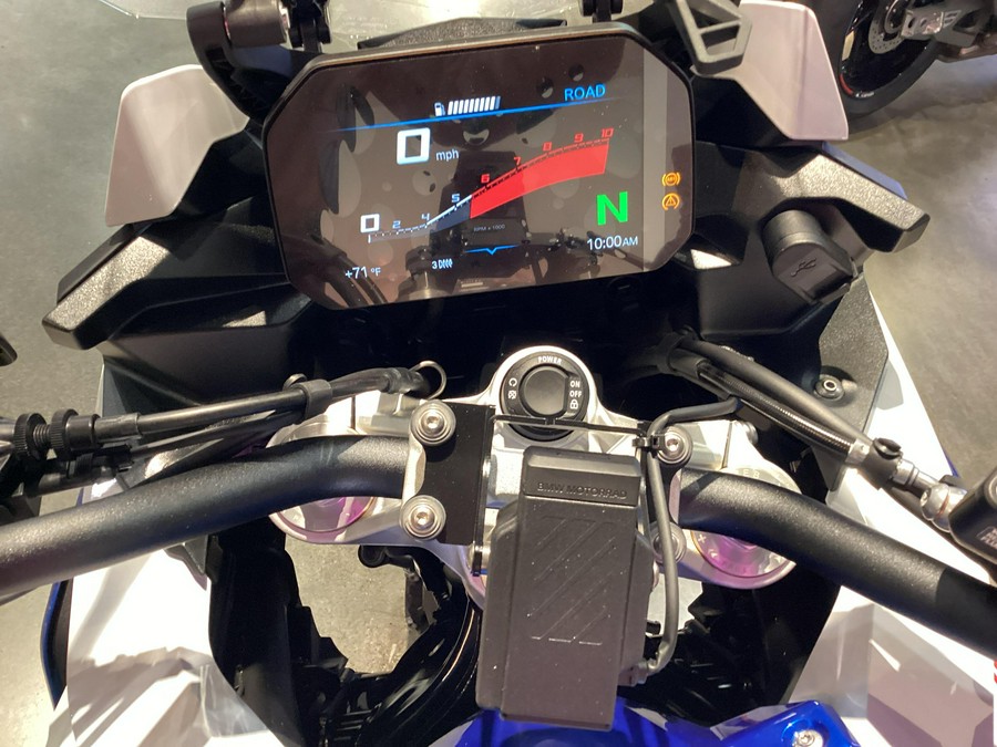 2026 BMW F 900 XR