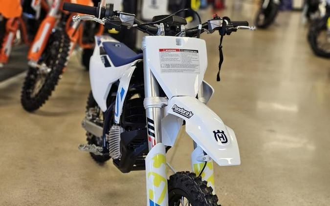 2024 Husqvarna® EE 3