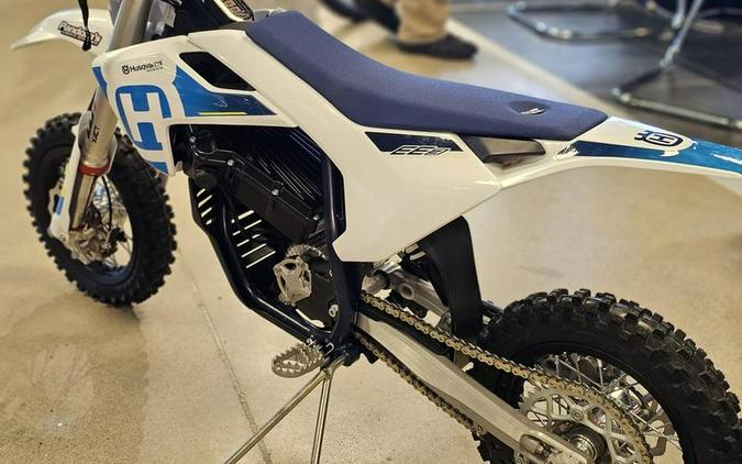 2024 Husqvarna® EE 3