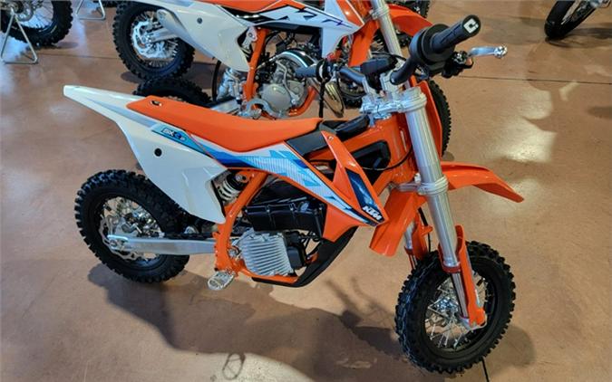 2023 KTM SX-E 3 First Look [Just In Time For Christmas]