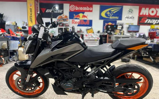 2023 KTM 200 Duke