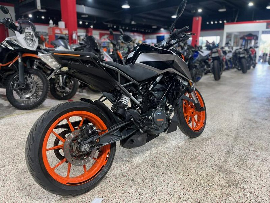 2023 KTM 200 Duke