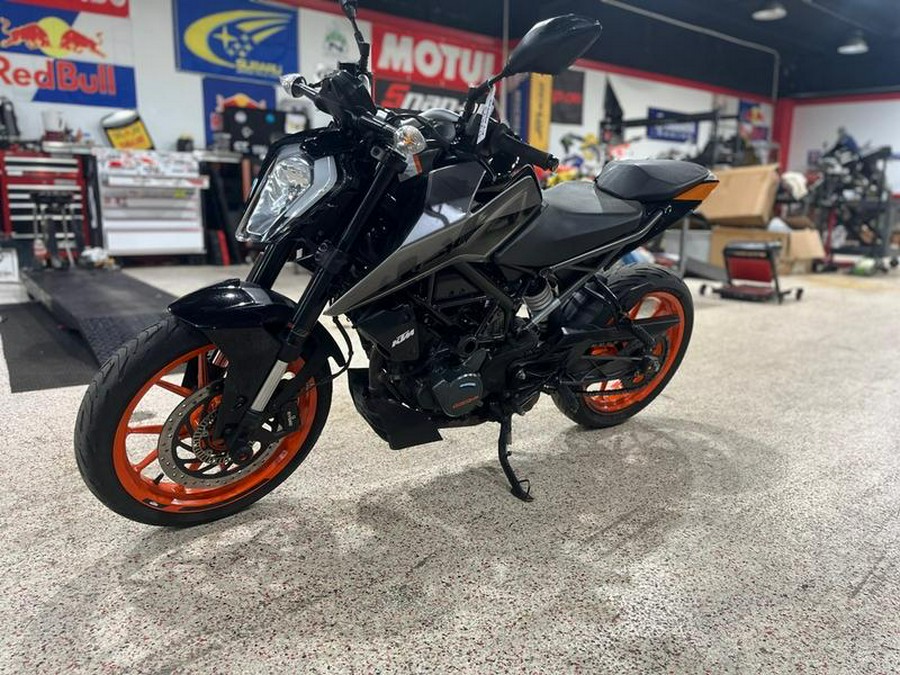 2023 KTM 200 Duke