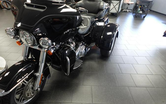 2024 Harley-Davidson Tri Glide Ultra FLHTCUTG