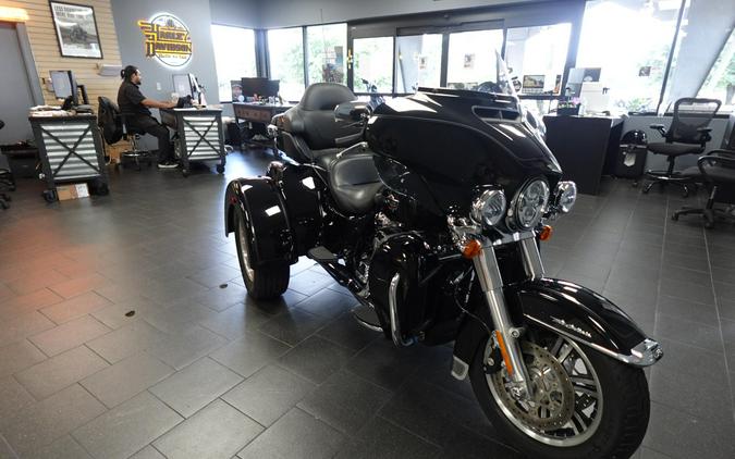 2024 Harley-Davidson Tri Glide Ultra FLHTCUTG