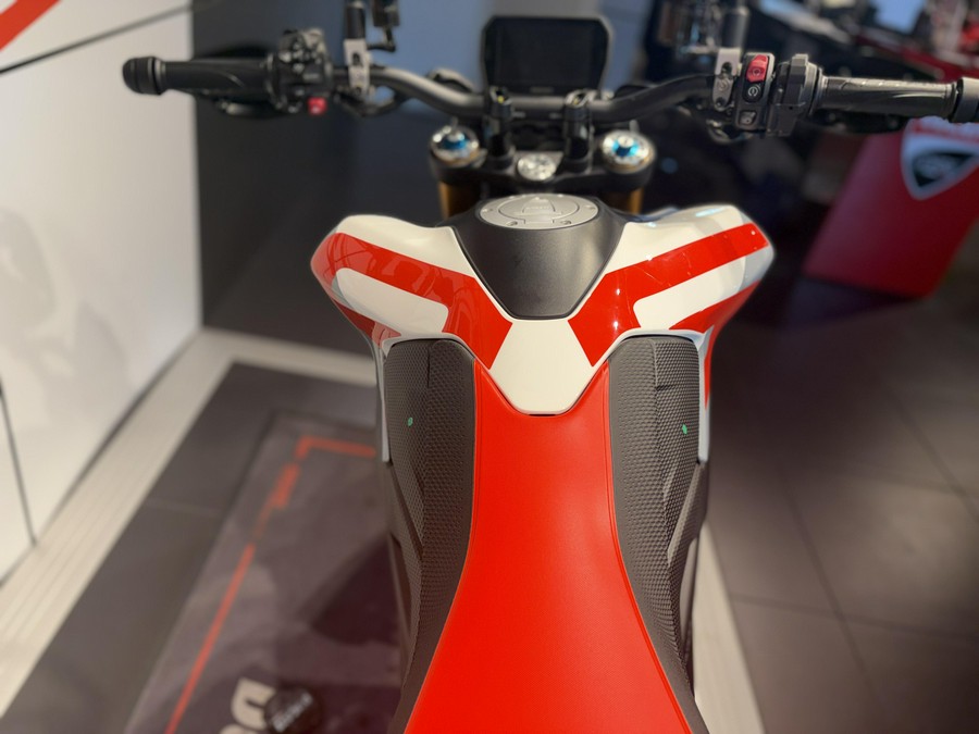 2026 Ducati HYPERMOTARD V2 SP