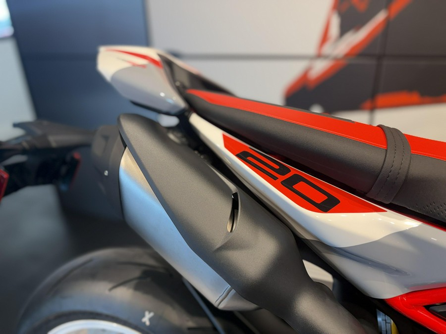 2026 Ducati HYPERMOTARD V2 SP