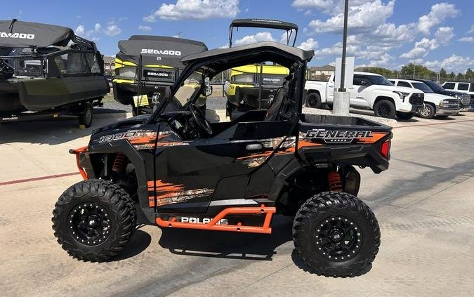 2019 Polaris® General® 1000 EPS Limited Edition Cruiser Black Breakout Camo