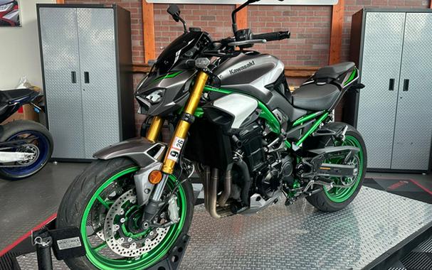 2025 Kawasaki Z900 SE ABS