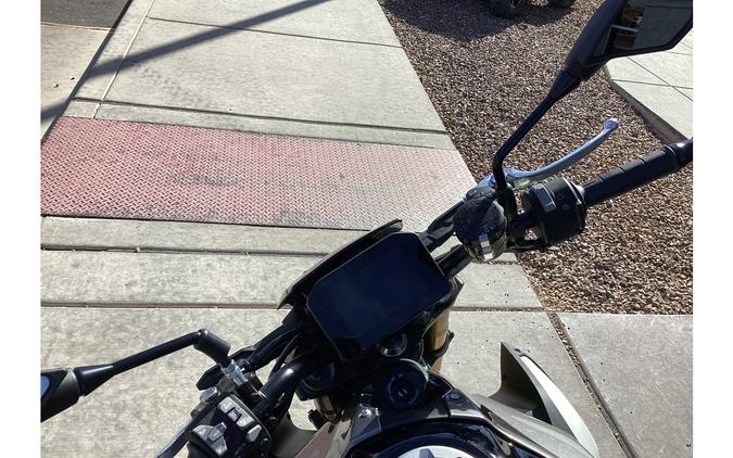 2025 Kawasaki Z900 SE ABS