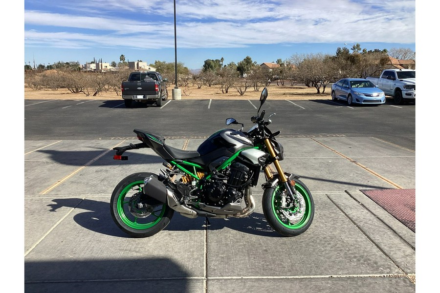 2025 Kawasaki Z900 SE ABS