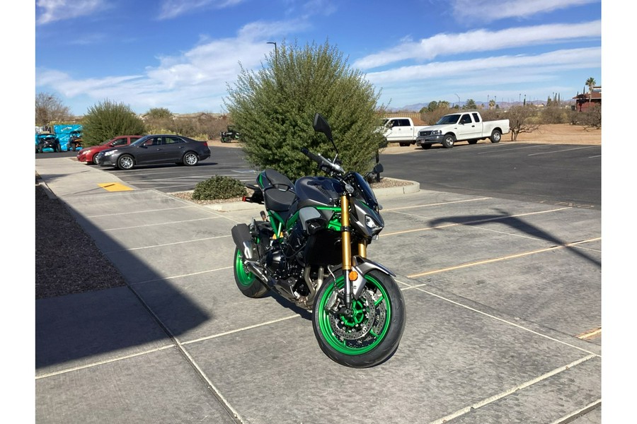 2025 Kawasaki Z900 SE ABS