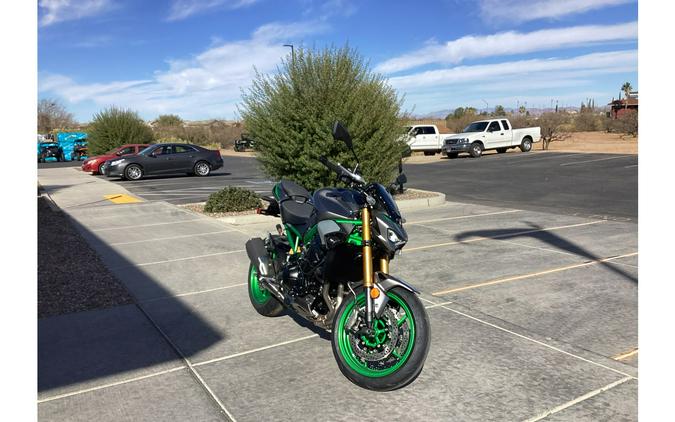 2025 Kawasaki Z900 SE ABS