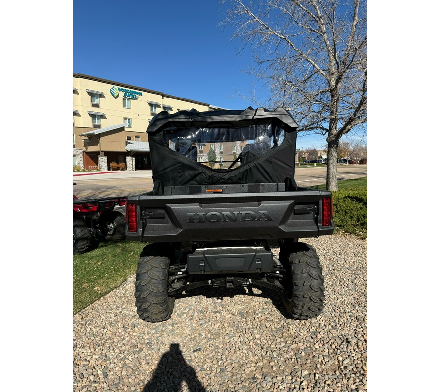 2025 Honda Pioneer 1000-6 Deluxe Crew