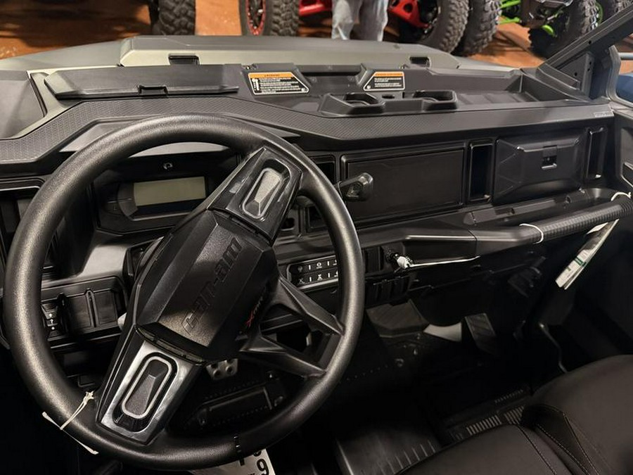 2026 Can-Am® Defender MAX XT CAB HD11