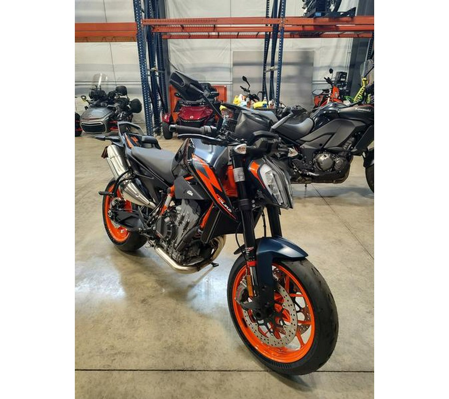 2023 KTM 890 Duke R