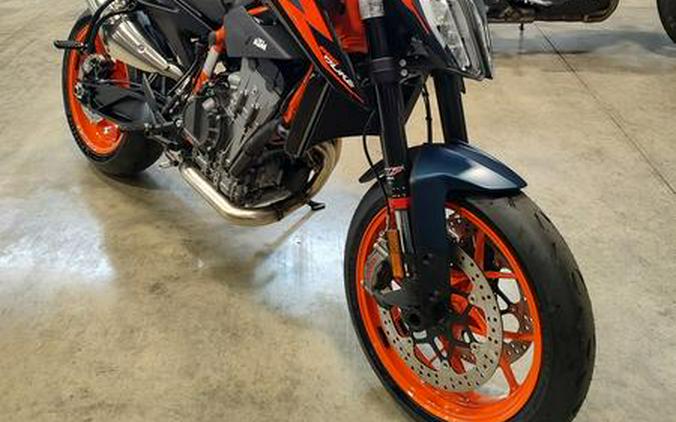 2023 KTM 890 Duke R