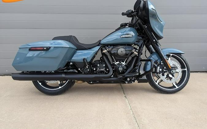 2024 Harley-Davidson Street Glide® Sharkskin Blue