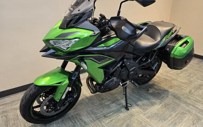 2022 Kawasaki Versys® 650 Candy Lime Green/Metallic Flat Spark Black/Metallic Spark Black