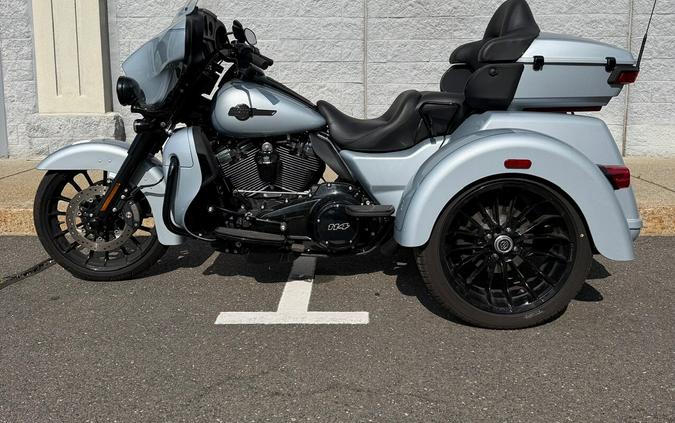 2025 FLHTCUTG Tri Glide® Ultra