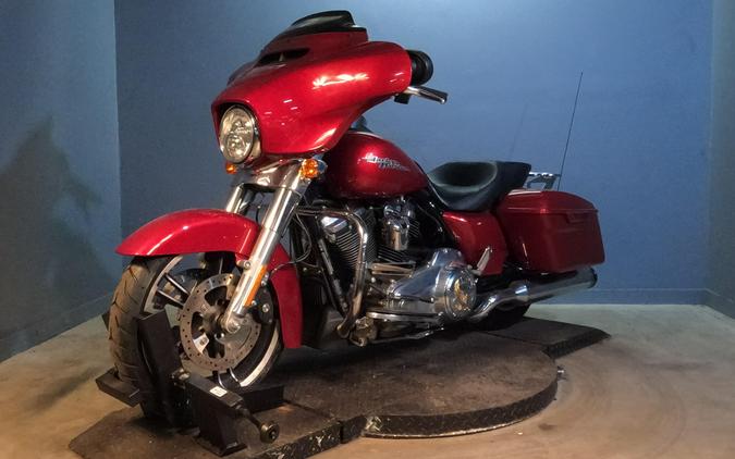 2018 Harley-Davidson Street Glide Wicked Red