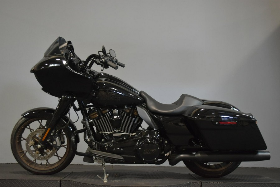 2022 Harley-Davidson Road Glide ST Vivid Black