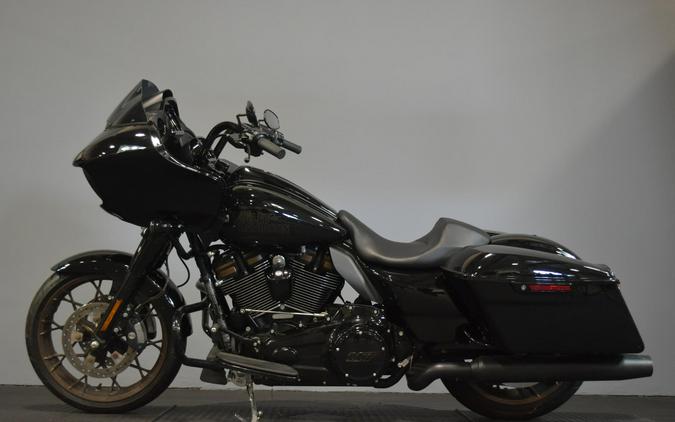 2022 Harley-Davidson Road Glide ST Vivid Black