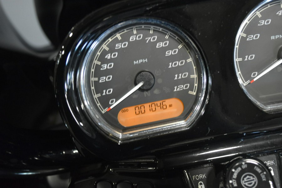 2022 Harley-Davidson Road Glide ST Vivid Black