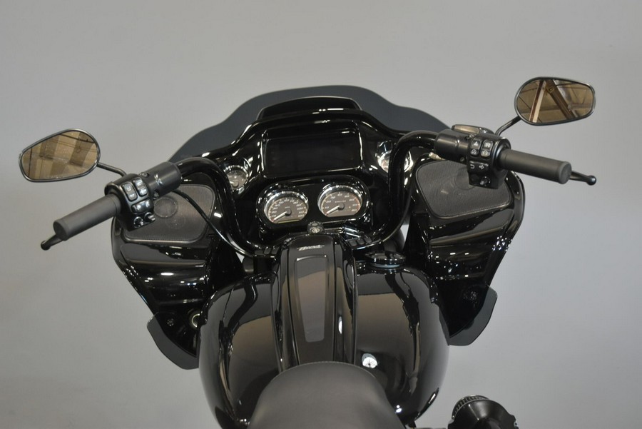 2022 Harley-Davidson Road Glide ST Vivid Black