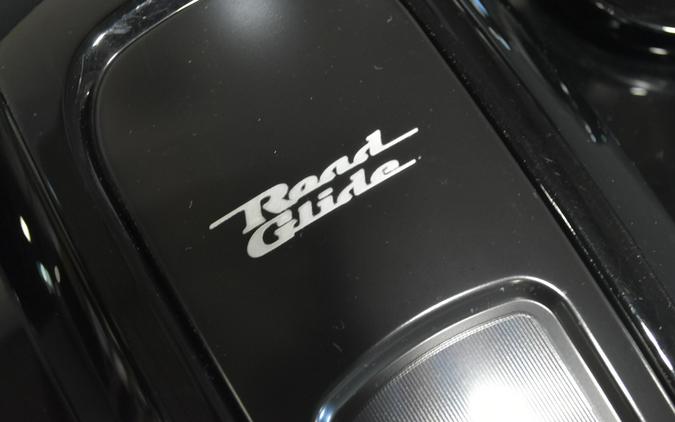 2022 Harley-Davidson Road Glide ST Vivid Black