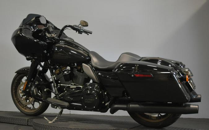 2022 Harley-Davidson Road Glide ST Vivid Black