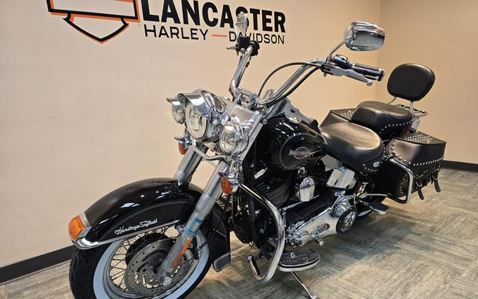 2006 Harley-Davidson® Heritage Softail® Classic Vivid Black FLSTCI